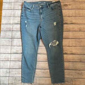Old Navy Distressed High Rise Rockstar Skinny Jeans size 14